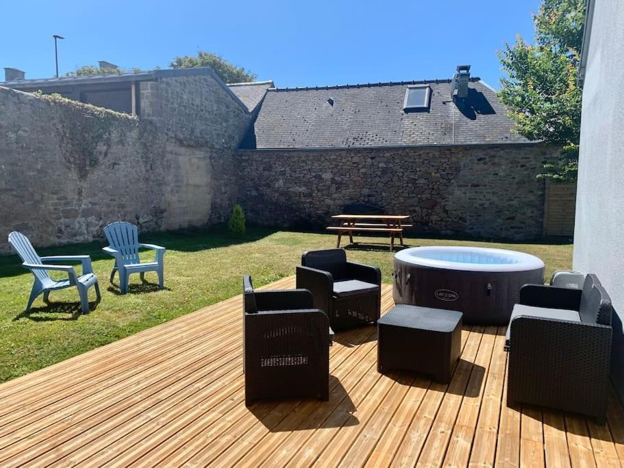 Maison Bord De Mer Dans La Petite Irlande Auderville Exterior photo